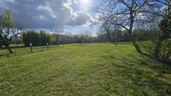 Terrain à vendre  CHANNAY SUR LATHAN (37)