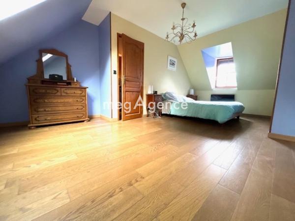 Maison à Saint-Just-en-Chaussée, 60130 - 7 pièces 175m²