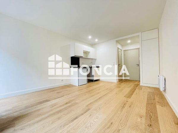 Location Studio 24.9 m² - 431 RUE JEAN JAURES Toulon 83000