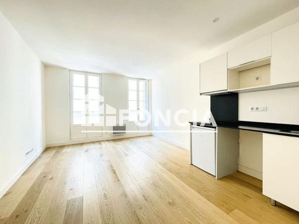 Location Studio 24.9 m² - 431 RUE JEAN JAURES Toulon 83000