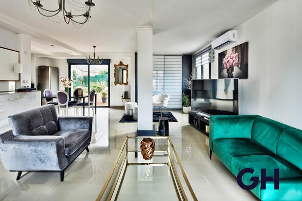 Maison - 226m² - LA BOISSE