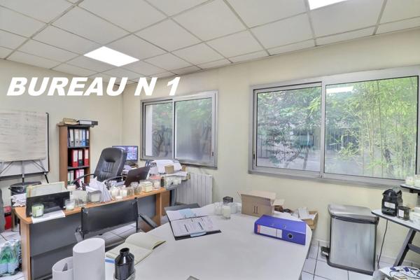 LOCAUX D ACTIVITES INDEPENDANT + STOCKAGE ET BUREAUX SURFACE TOTAL 1100M2 SUR PARCELLE TOTAL 2800M2 ACCES POIDS LOURDS
