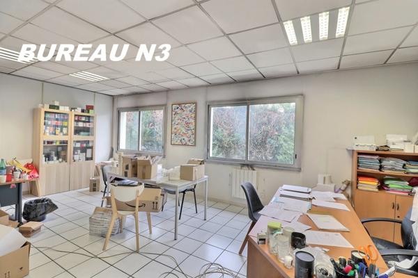 LOCAUX D ACTIVITES INDEPENDANT + STOCKAGE ET BUREAUX SURFACE TOTAL 1100M2 SUR PARCELLE TOTAL 2800M2 ACCES POIDS LOURDS