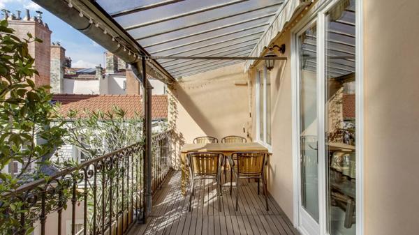 Lyon 2 - Cordeliers - Appartement meublé de 49,27 m² - Mezzanine - Terrasse - 1 Chambre