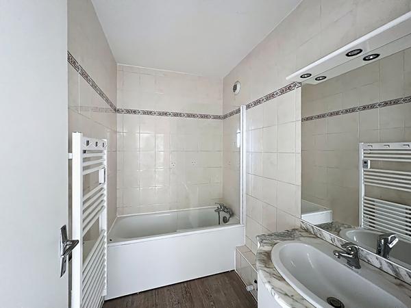 Appartement Aix En Provence 3 pièces  63.26m² terrasse 17m² cave et garage