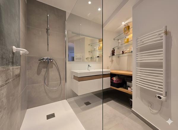 Appartement
         3 pièces
        - 112 m² Bien prestige 1 759 000 € *
