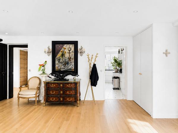 Appartement
         3 pièces
        - 112 m² Bien prestige 1 759 000 € *