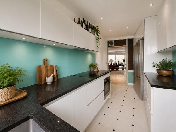 Appartement
         3 pièces
        - 112 m² Bien prestige 1 759 000 € *