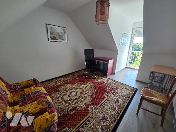 OISSEL SECTEUR PRISE, maison de 2013 d'~86m², sur un terrain d'~500m², 3 chambres, sous sol.