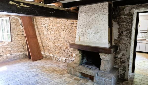 Ancien moulin, 3 à 4 chambres avec terrain boisé