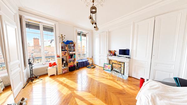LYON 1er - RUE DU JARDIN DES PLANTES - APPARTEMENT BOURGEOIS DE 179 M² - 6 PIÈCES - 4 CHAMBRES