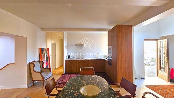 Maison
         6 pièces
        - 222 m² Bien prestige 1 150 000 € *