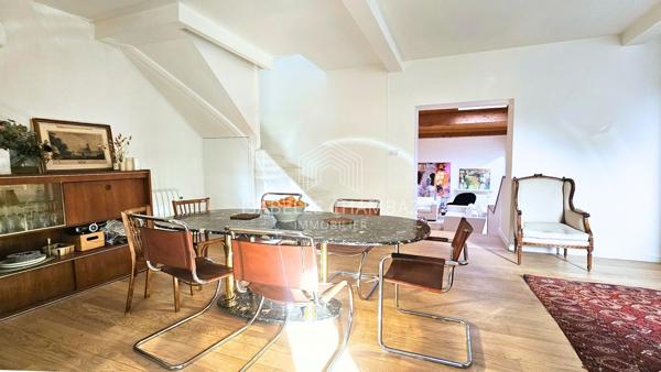 Maison
         6 pièces
        - 222 m² Bien prestige 1 150 000 € *