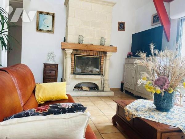 IFS BOURG - Dans un secteur résidentiel et calme une maison familiale sur une parcelle de 1027m...