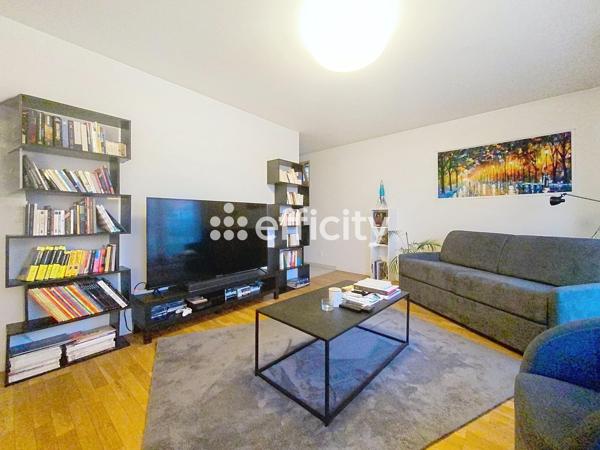 Appartement
         2 pièces
        - 50 m² 300 000 € *