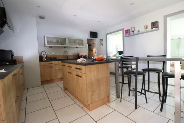 Maison Toury Lurcy 6 pièce(s) 159 m2