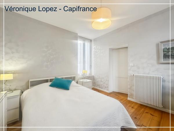 Agen coeur de ville, quartier Cathédrale, au calme dans une impasse, grand appartement de 161,70 m² Loi Carrez avec 7 pièces principales