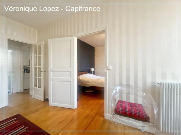 Agen coeur de ville, quartier Cathédrale, au calme dans une impasse, grand appartement de 161,70 m² Loi Carrez avec 7 pièces principales