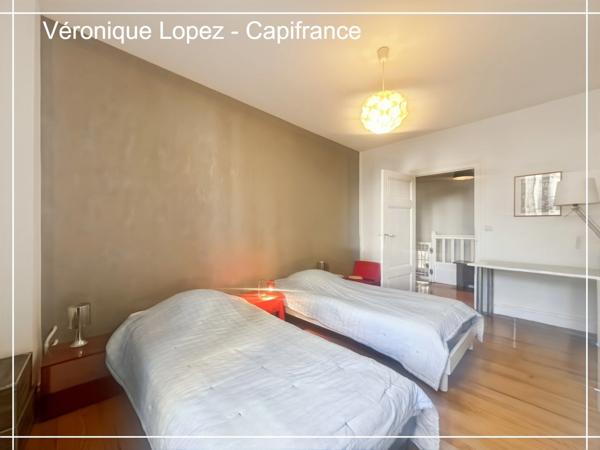 Agen coeur de ville, quartier Cathédrale, au calme dans une impasse, grand appartement de 161,70 m² Loi Carrez avec 7 pièces principales