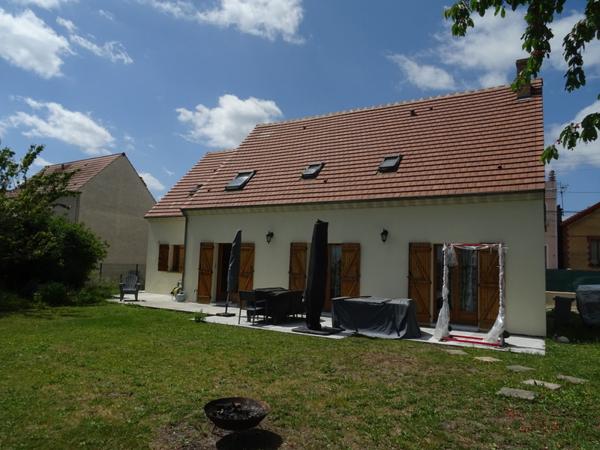 Montmagny (95360) Charmante maison familiale de 134 m² idéalement située dans le quartier prisé de la Butte Pinson à Montmagny.