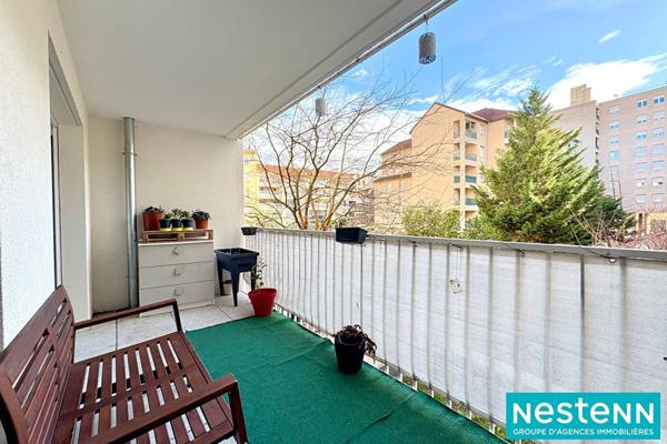 T3, LUMINEUX , TRAVERSANT, PROCHE MONTCHAT, Place de parking , 2 BALCONS