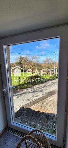 Charme, authenticité pour cette jolie maison familiale de 107m² hab avec 3 chambres, extérieur et piscine en village.