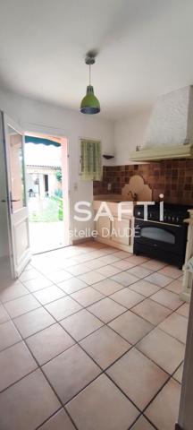 Secteur calme, proche commerces et collège