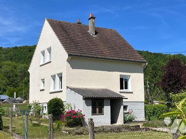 Maison à vendre à Bar sur Seine (10110), Aube. Pavillon traditionnel de 85 m² en bon état, entr...