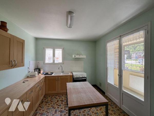 Maison à vendre à Bar sur Seine (10110), Aube. Pavillon traditionnel de 85 m² en bon état, entr...