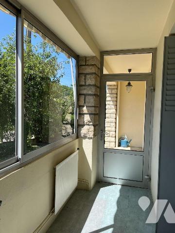 Maison à vendre à Bar sur Seine (10110), Aube. Pavillon traditionnel de 85 m² en bon état, entr...