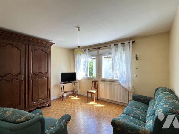 Maison à vendre à Bar sur Seine (10110), Aube. Pavillon traditionnel de 85 m² en bon état, entr...