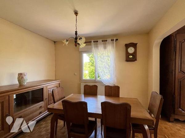 Maison à vendre à Bar sur Seine (10110), Aube. Pavillon traditionnel de 85 m² en bon état, entr...