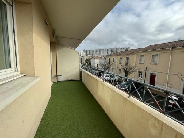 Appartement à louer    3 pièces •  Bordeaux