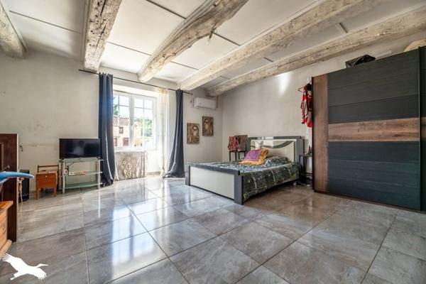 Maison à vendre |  Antonne-et-Trigonant |  8 pièces | 285 m²