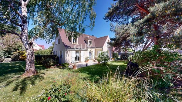 Maison Spacieuse et Lumineuse de 178 m² avec 4 Chambres et Grand Jardin