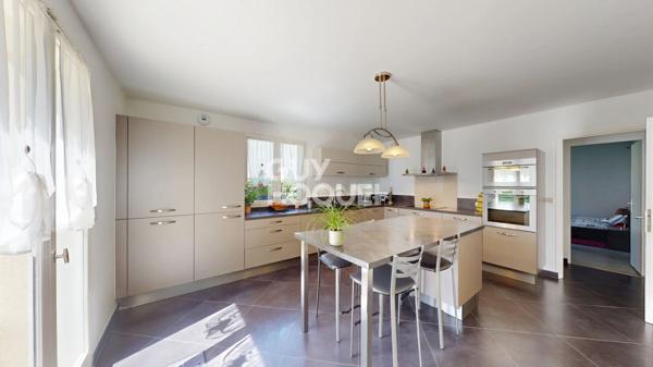 Maison Spacieuse et Lumineuse de 178 m² avec 4 Chambres et Grand Jardin