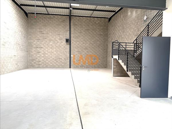local activité, atelier, show-room ou bureaux neuf grand passage