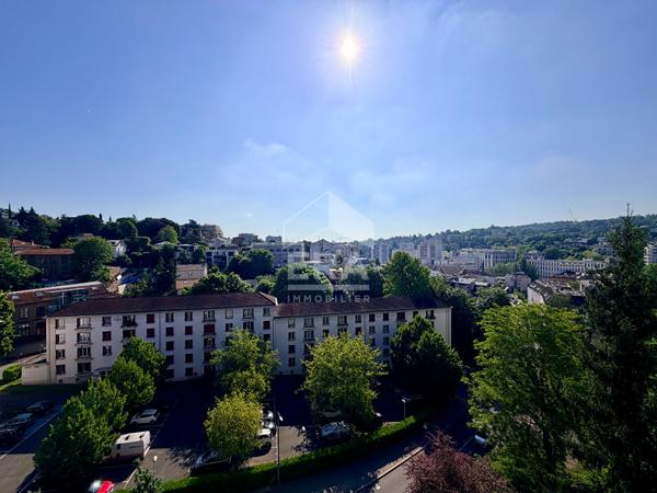 Sèvres Croix-Bosset - Dernier étage, 4 pièces, vue imprenable, balcon - Résidence de standing