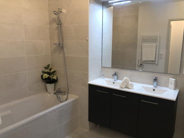 Appartement à HYERES (83400)