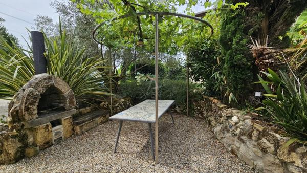 Propriété pièrre: une demeure et 3 gîtes à 15mins de Saint André de Cubzac