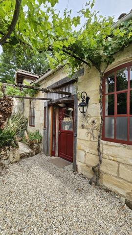 Propriété pièrre: une demeure et 3 gîtes à 15mins de Saint André de Cubzac