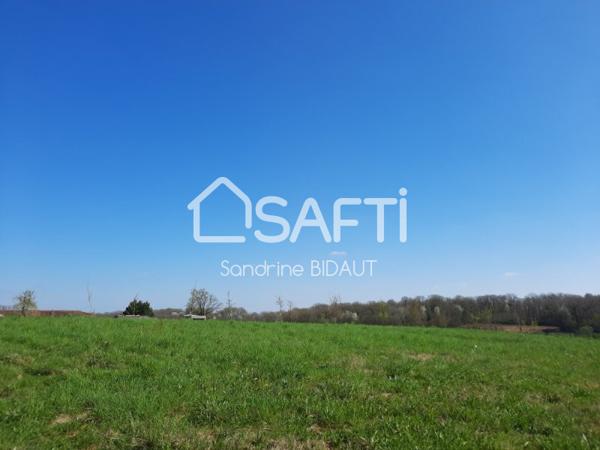 Terrain à bâtir, viabilisé de 1180 m², libre constructeur, secteur 6 km Saint Trivier de Courtes