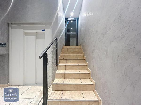 Appartement à louer 3 pièces 76.1m²