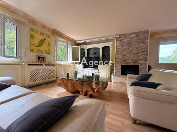 Maison à COURTENAY, 45320 - 8 pièces 220m²