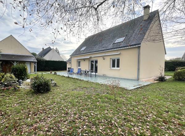 Brissac-Loire-Aubance - maison familiale avec vie de plain-pied, garage et jardin à seulement 15 minutes du Sud d'Angers.
