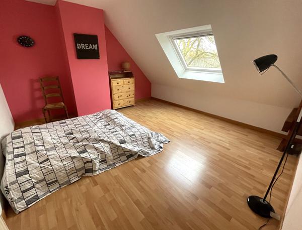 Brissac-Loire-Aubance - maison familiale avec vie de plain-pied, garage et jardin à seulement 15 minutes du Sud d'Angers.