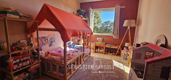 Maison T6 135m2 avec piscine et appartement indépendant