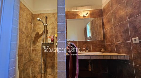 Maison T6 135m2 avec piscine et appartement indépendant