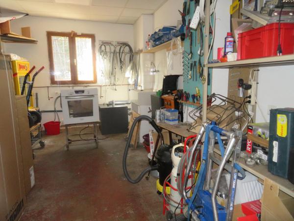 MAGASIN d'ELECTROMENAGER - TV - HI-FI - LITERIE - ALARME à vendre à ANNOT (04)