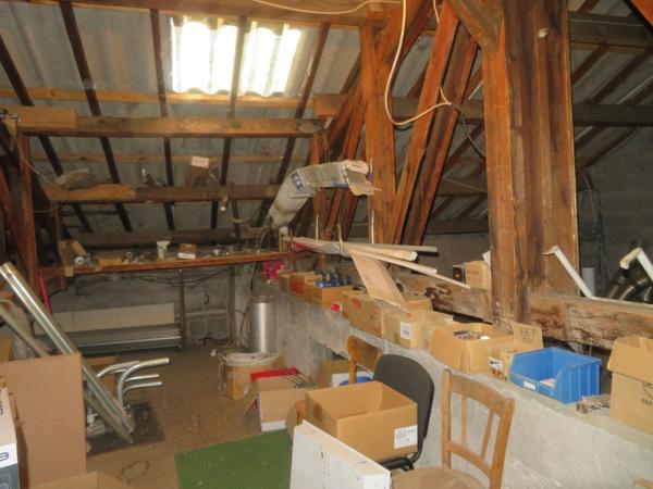 MAGASIN d'ELECTROMENAGER - TV - HI-FI - LITERIE - ALARME à vendre à ANNOT (04)